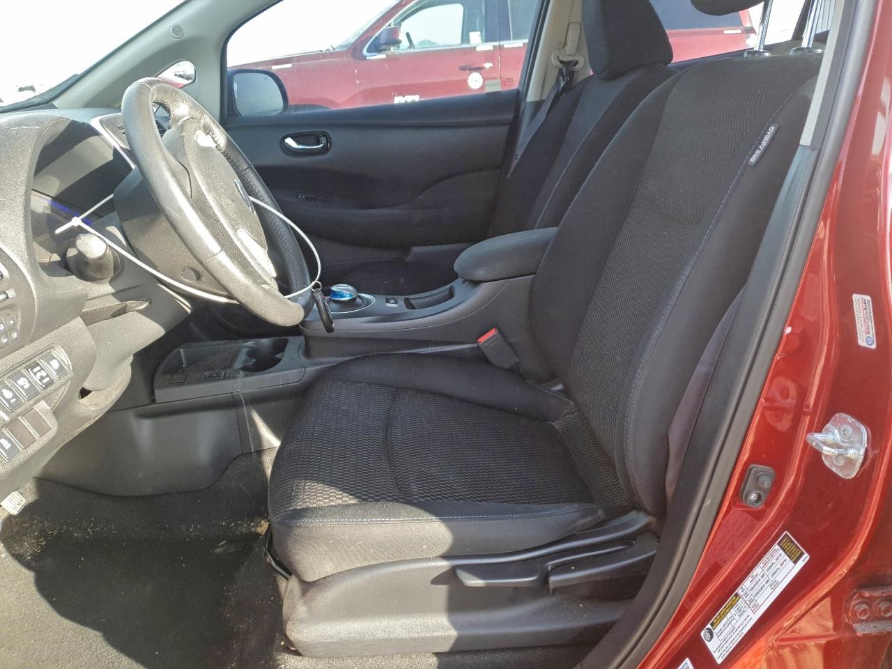 2015 NISSAN LEAF S photo 7