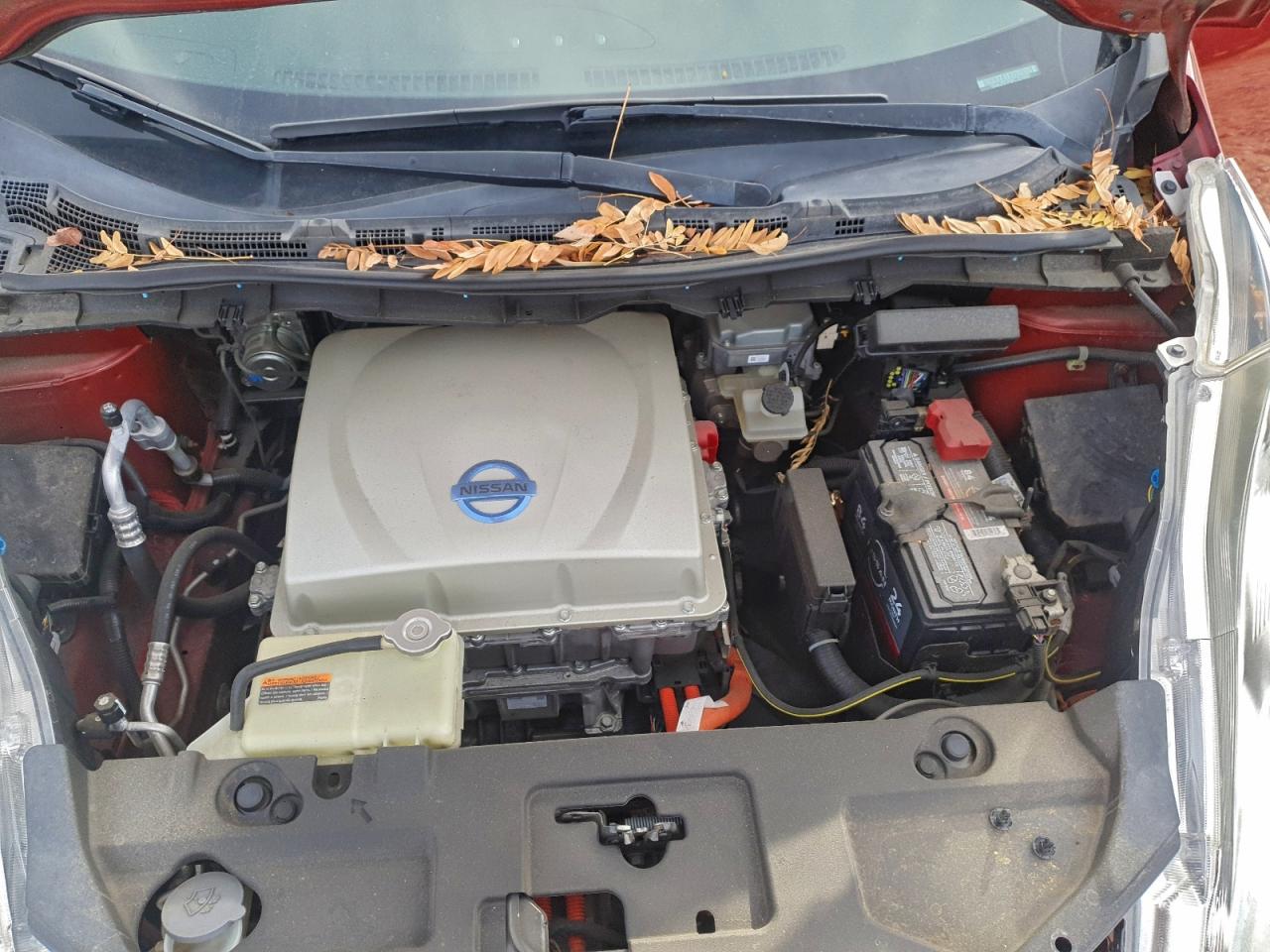 2015 NISSAN LEAF S photo 11