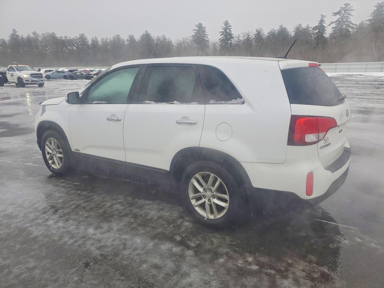 2014 KIA SORENTO LX photo 2