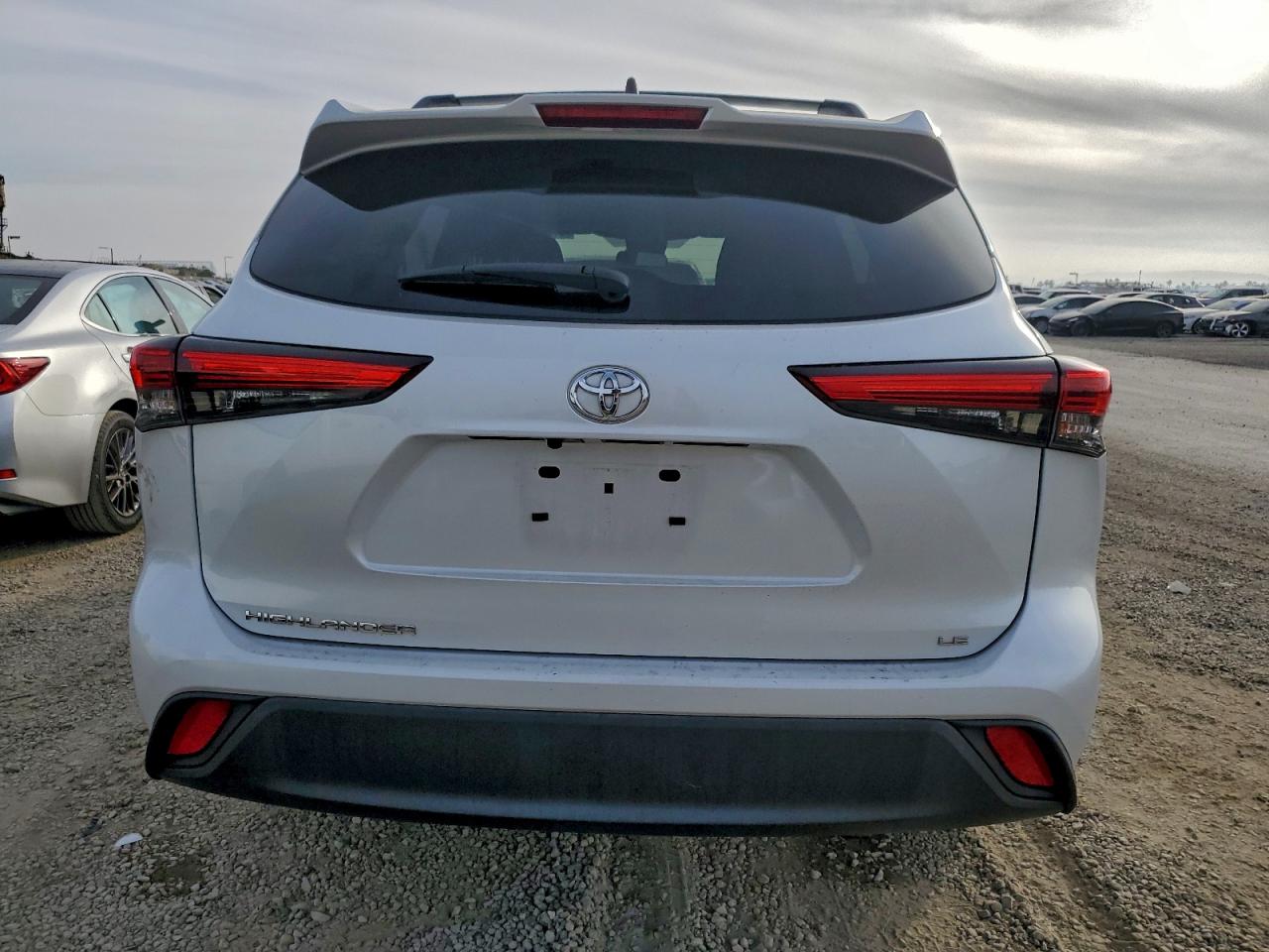 2022 TOYOTA HIGHLANDER L photo 11