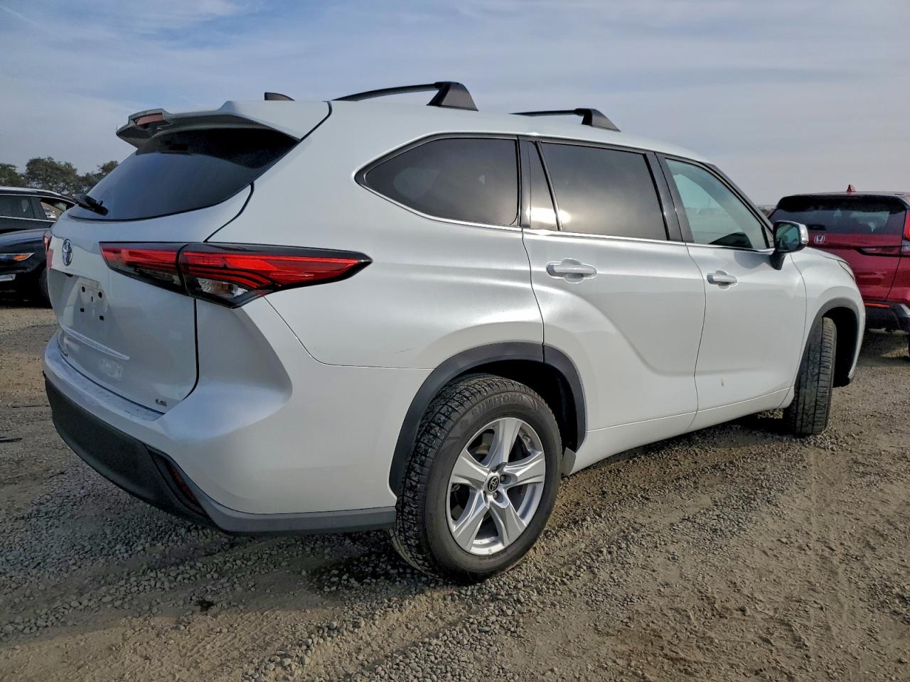 2022 TOYOTA HIGHLANDER L photo 5