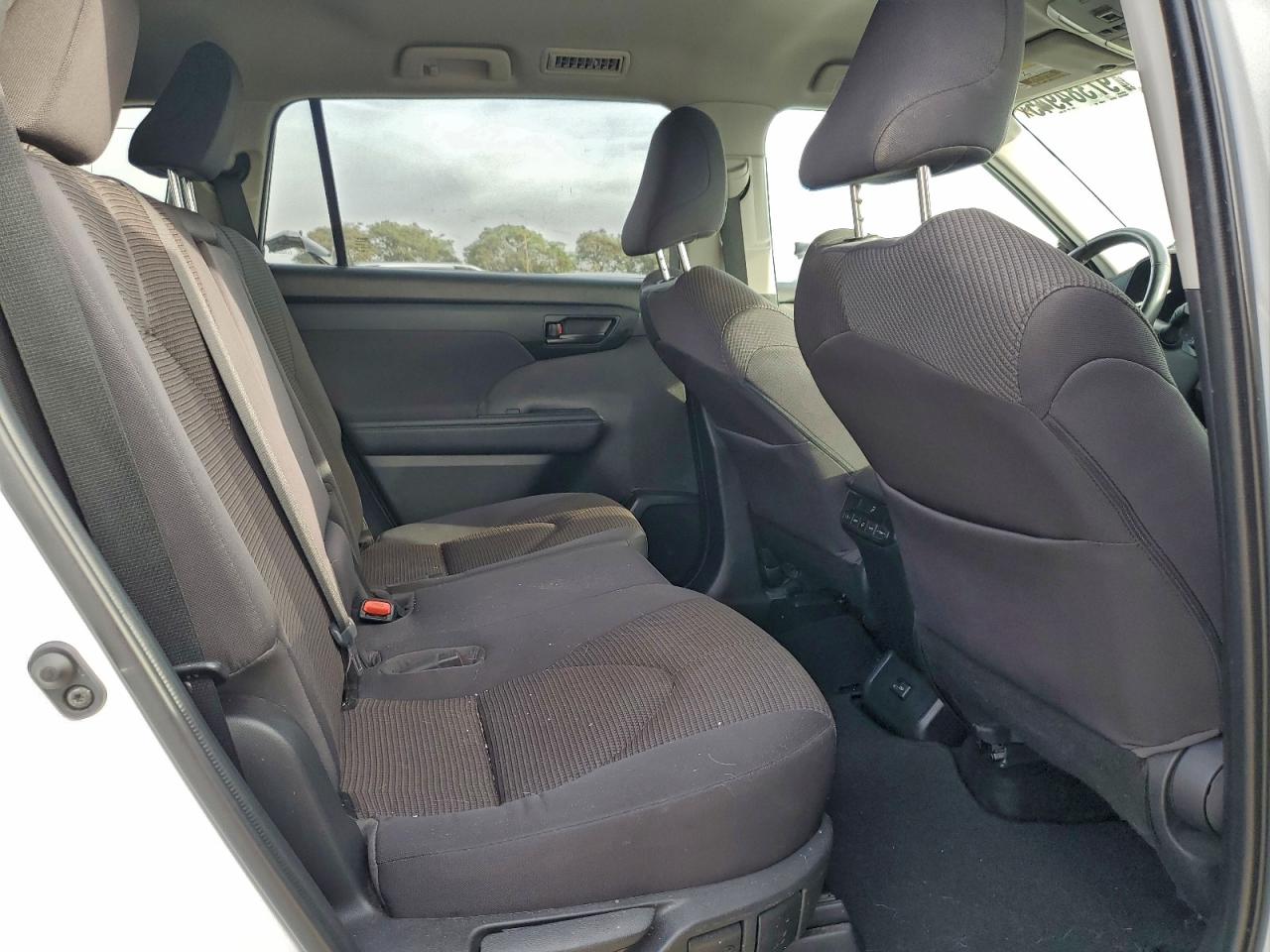 2022 TOYOTA HIGHLANDER L photo 21