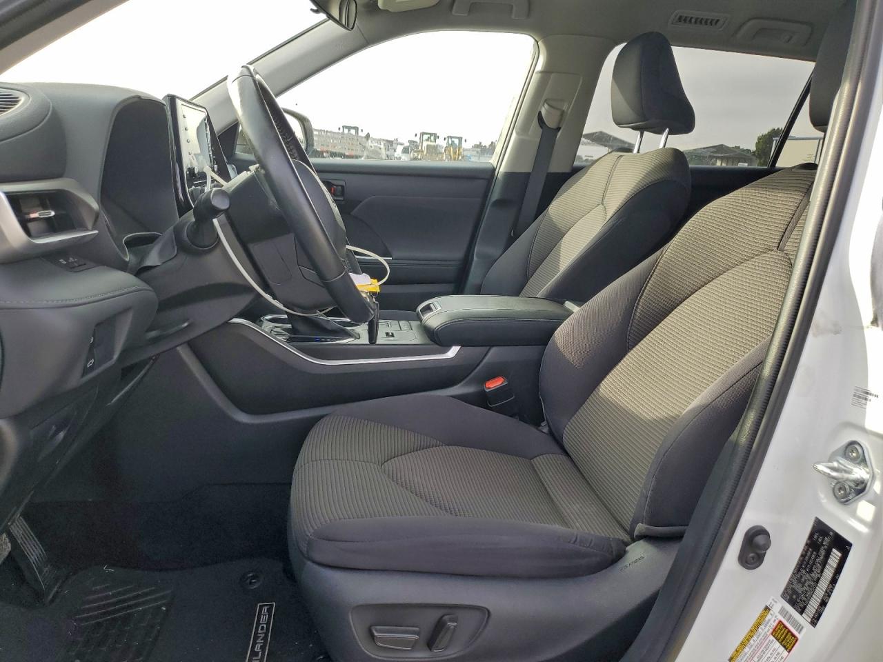 2022 TOYOTA HIGHLANDER L photo 13