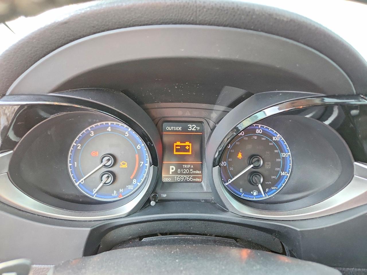 2014 TOYOTA COROLLA L photo 9