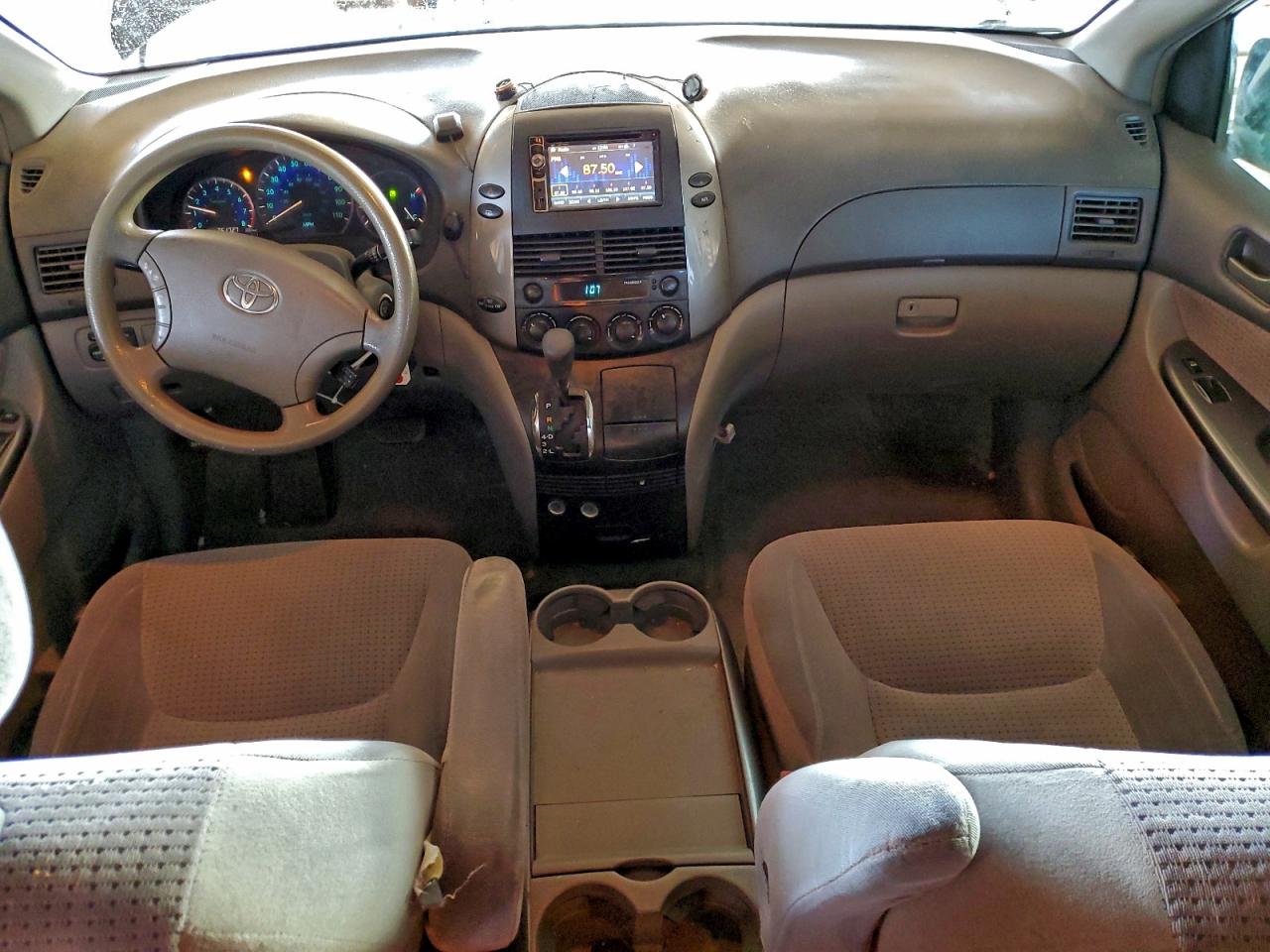 2006 TOYOTA SIENNA CE photo 29