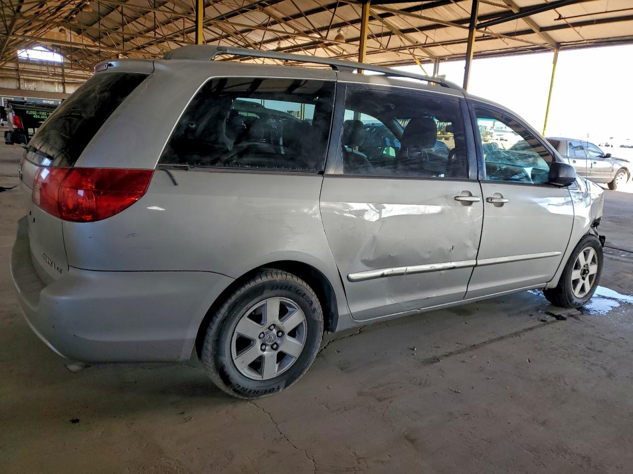 2006 TOYOTA SIENNA CE photo 9