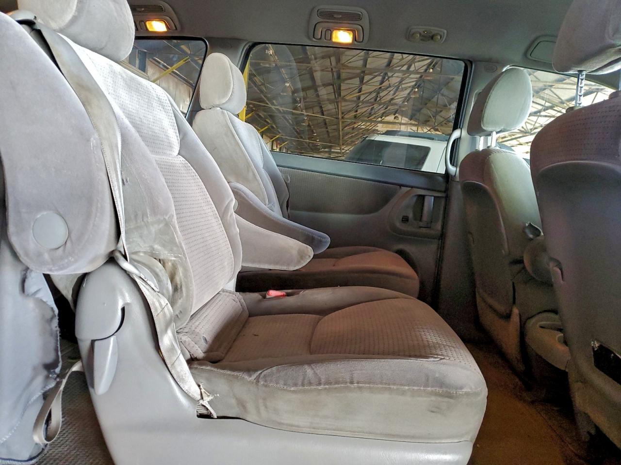 2006 TOYOTA SIENNA CE photo 41