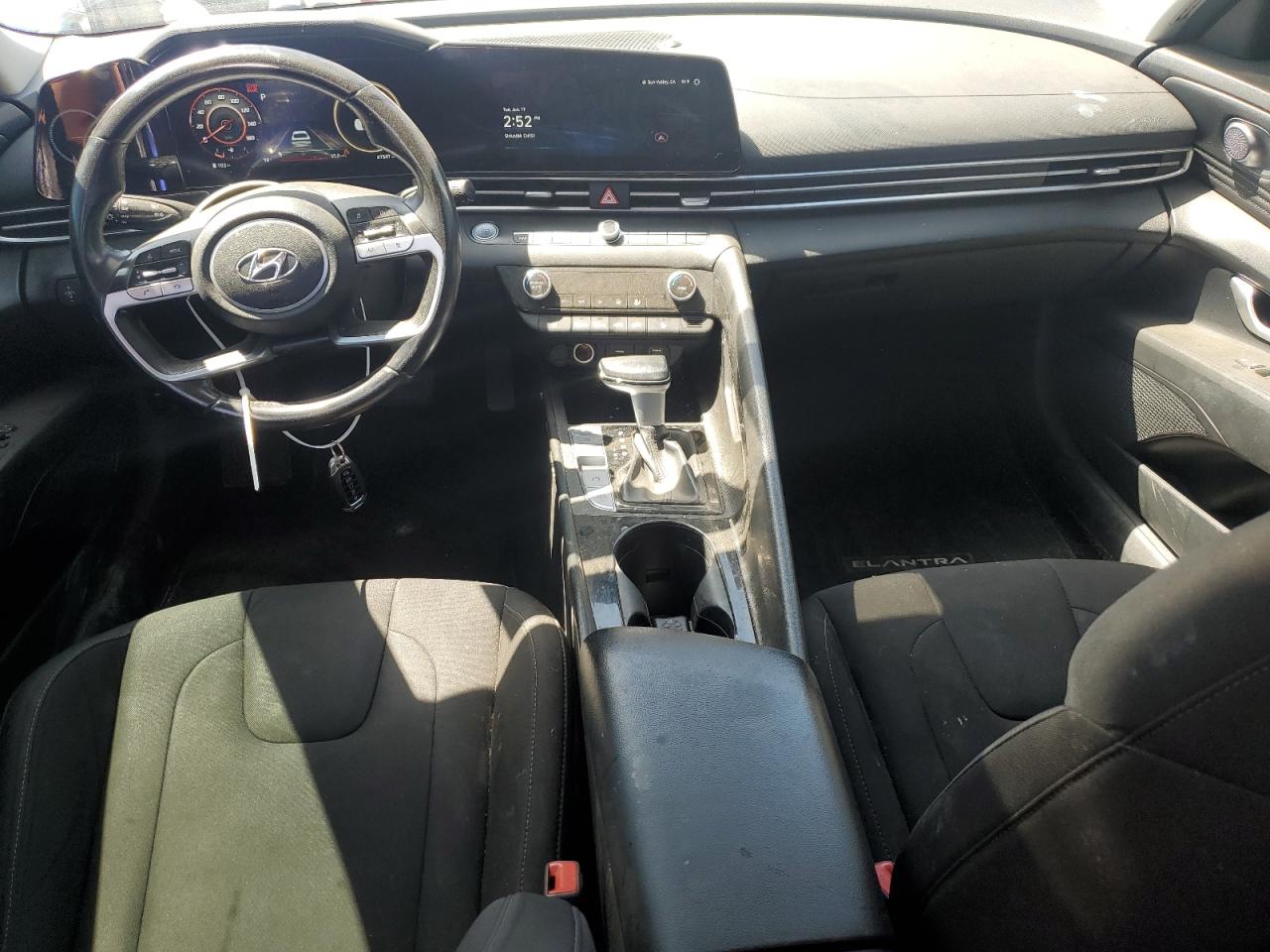 2023 HYUNDAI ELANTRA SEL photo 8