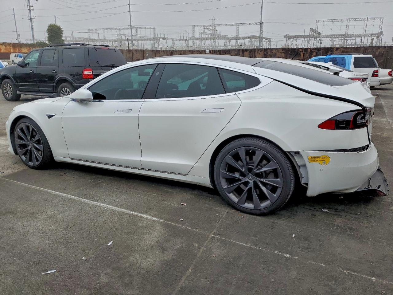 2018 TESLA MODEL S photo 2