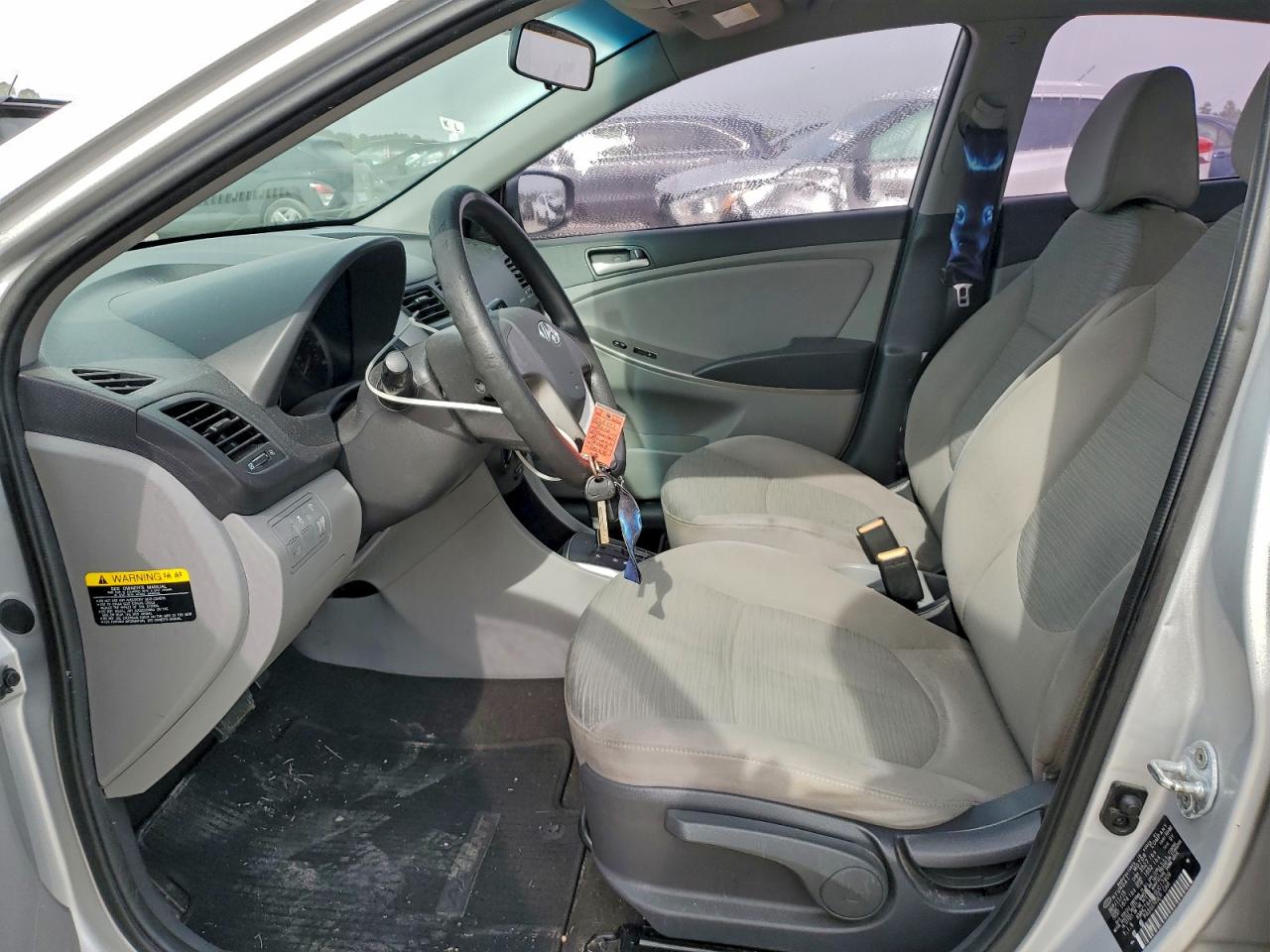2016 HYUNDAI ACCENT SE photo 13