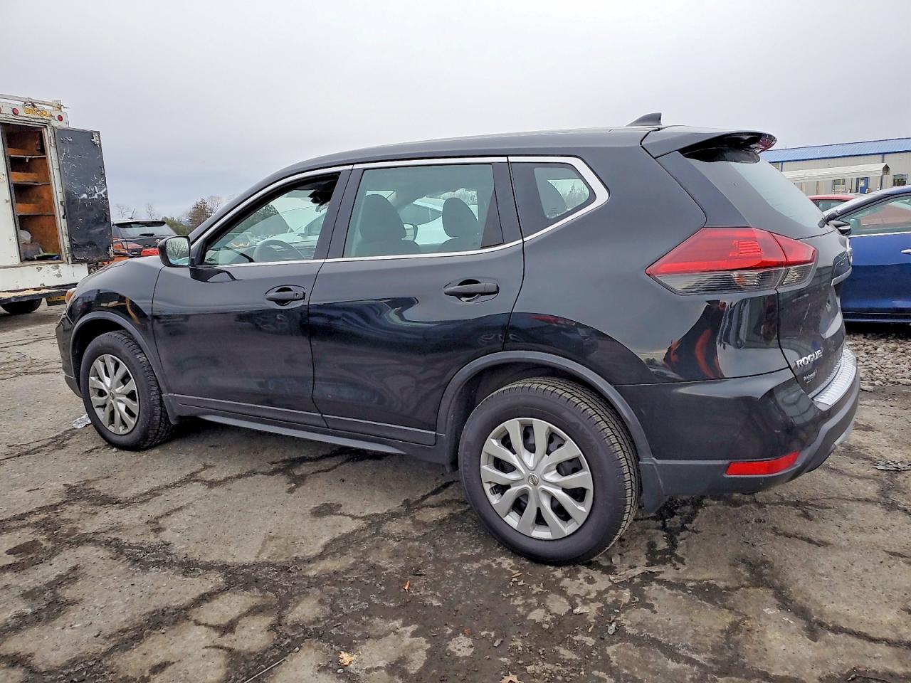 2019 NISSAN ROGUE S photo 2
