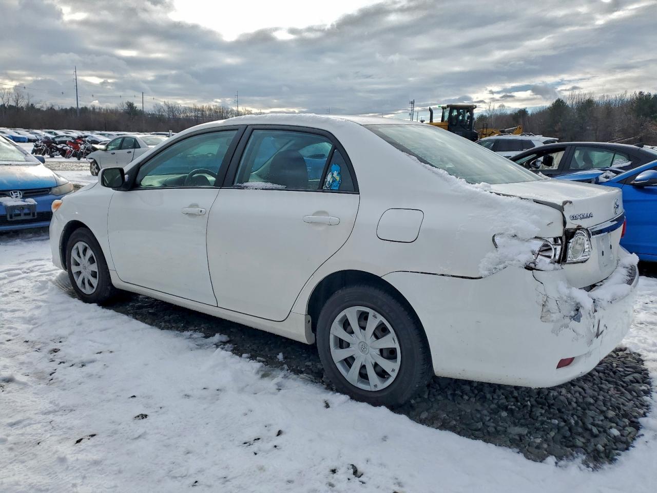 2011 TOYOTA COROLLA BASE photo 2