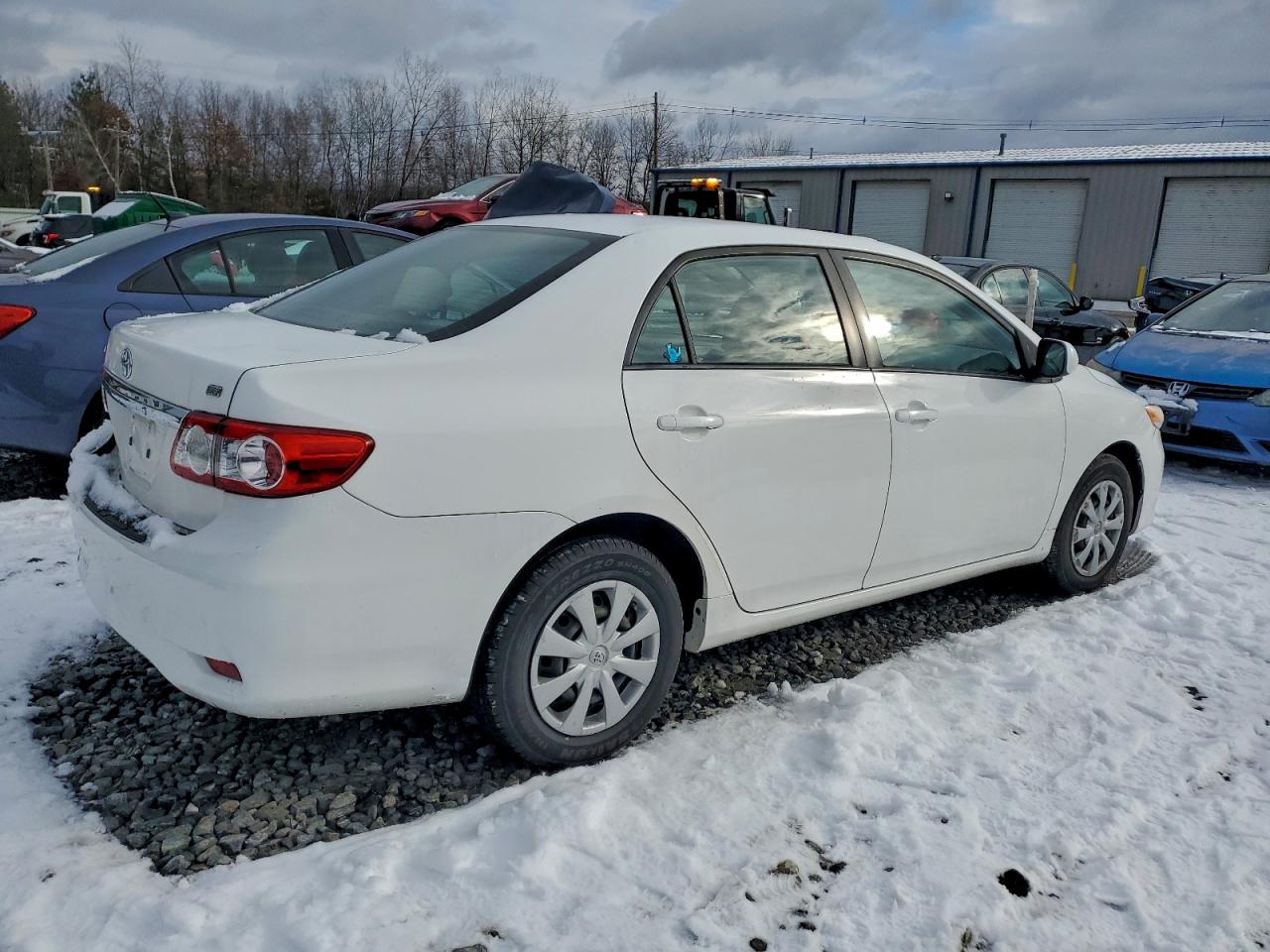 2011 TOYOTA COROLLA BASE photo 3