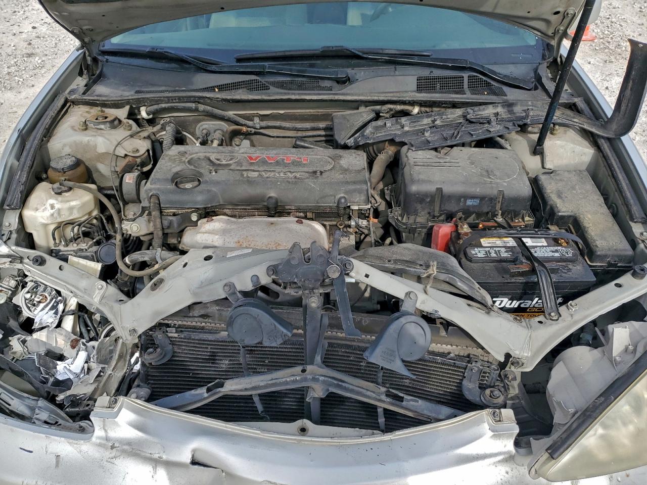 2004 TOYOTA CAMRY LE photo 11
