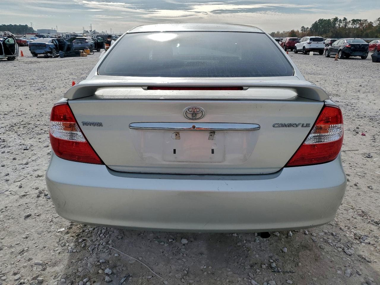 2004 TOYOTA CAMRY LE photo 6