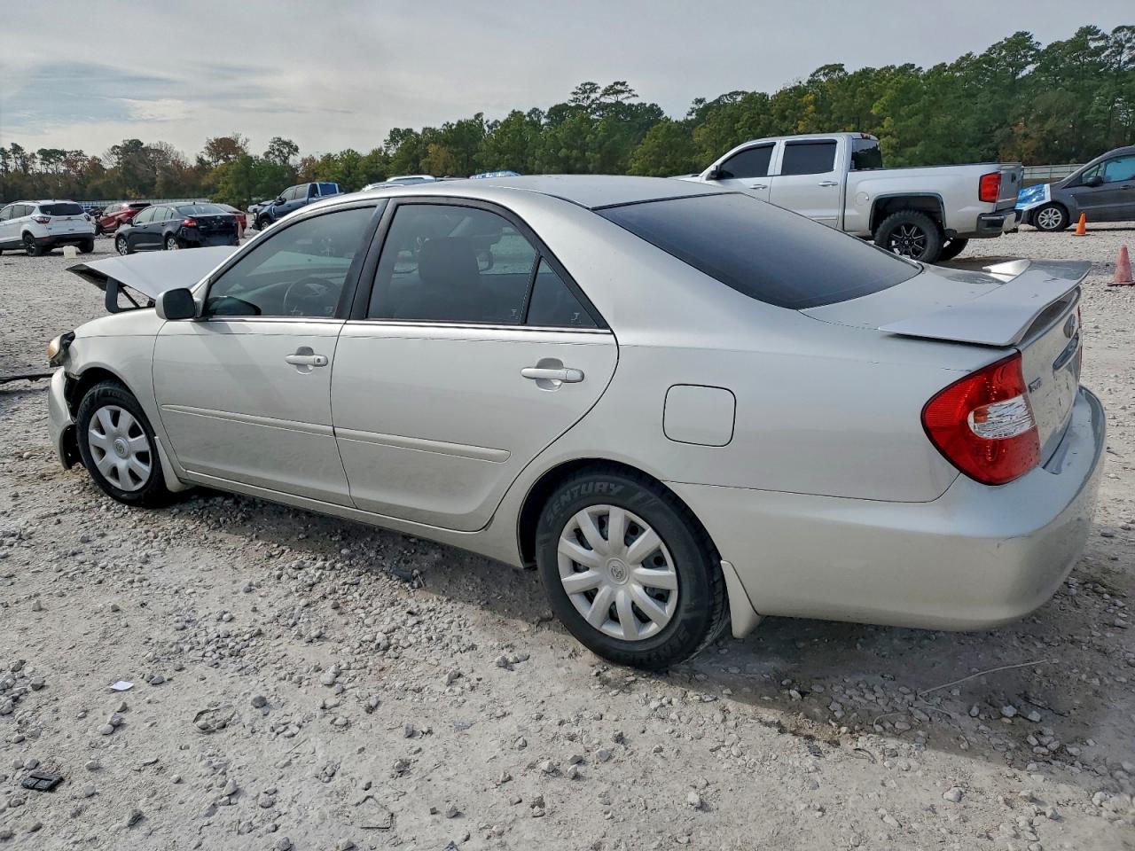 2004 TOYOTA CAMRY LE photo 2