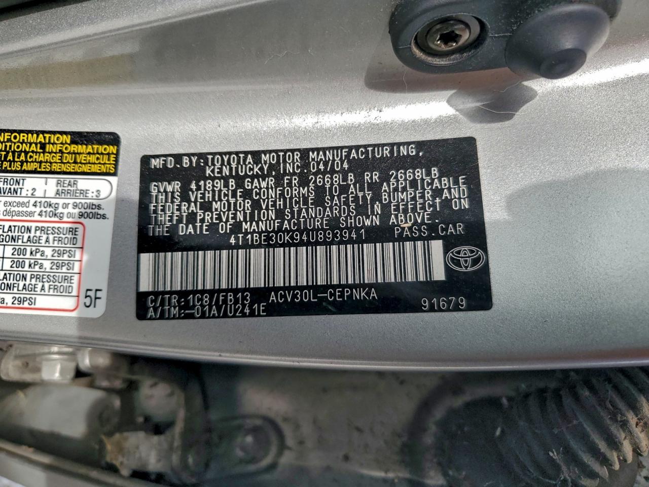 2004 TOYOTA CAMRY LE photo 12