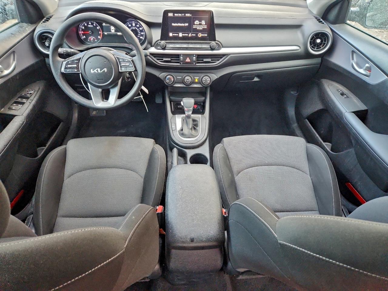 2024 KIA FORTE LX photo 8