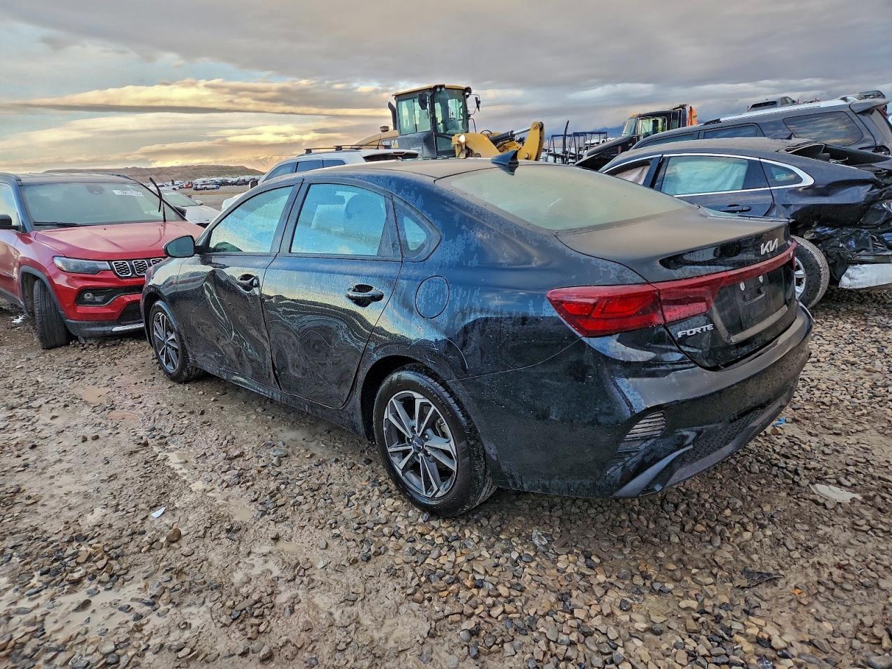 2024 KIA FORTE LX photo 2