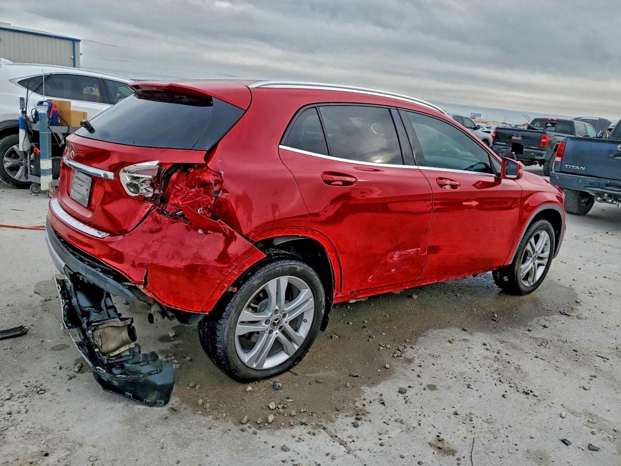 2019 MERCEDES-BENZ GLA 250 photo 3