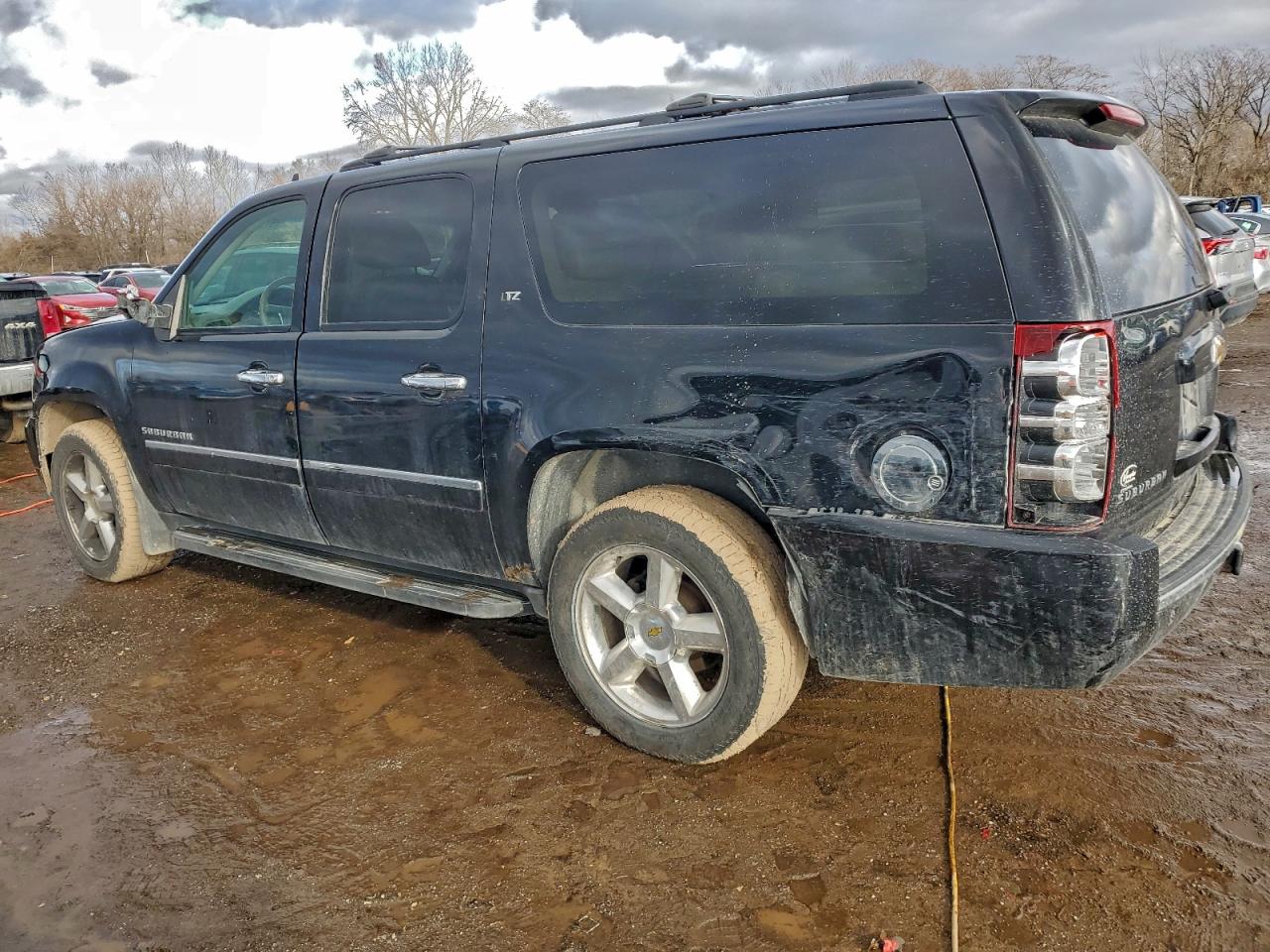 2011 CHEVROLET SUBURBAN K1500 LTZ photo 3