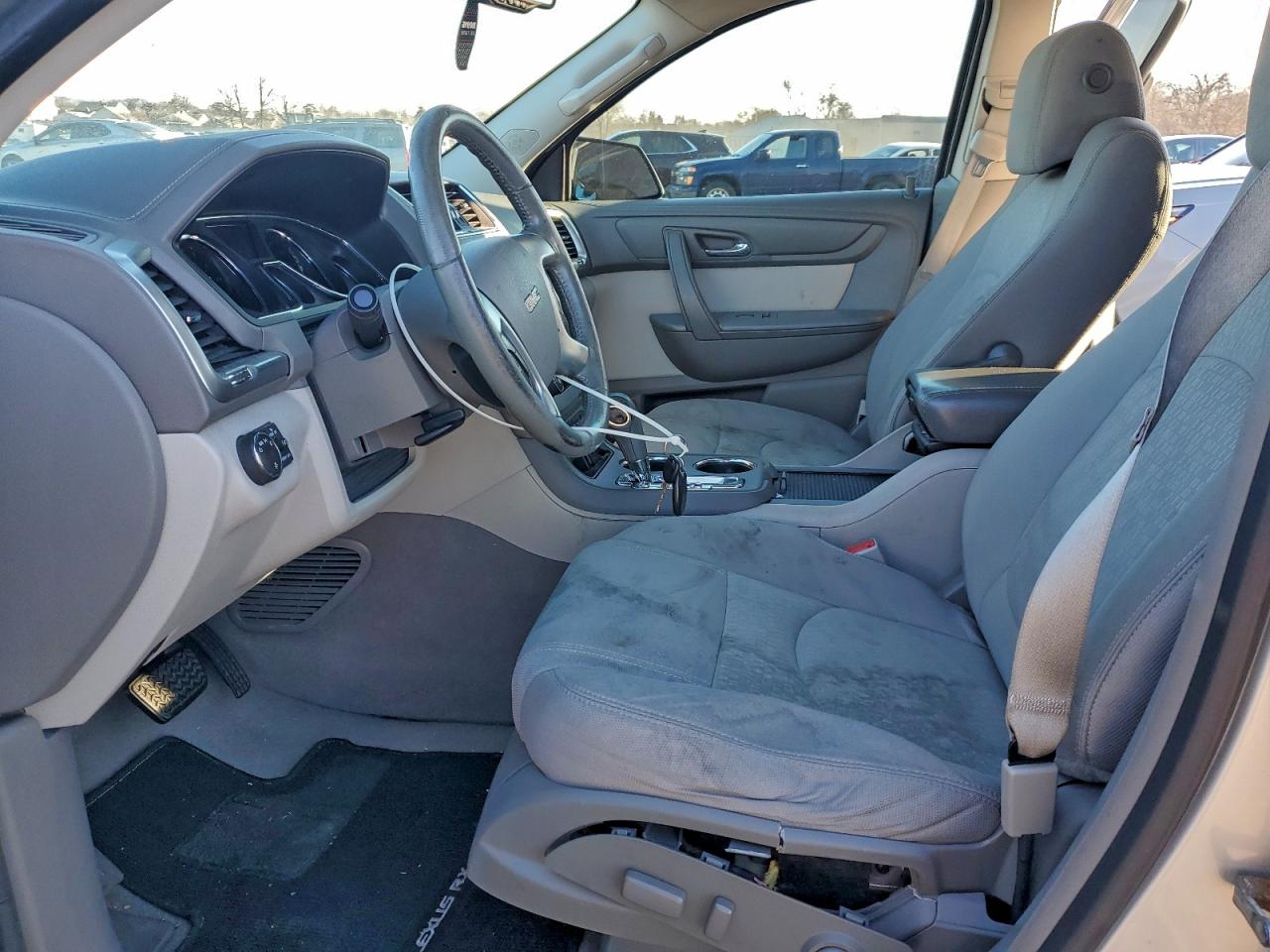 2015 GMC ACADIA SLE photo 13