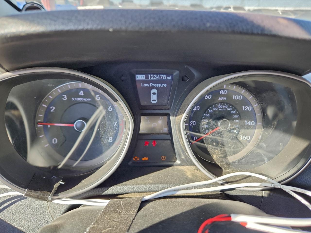 2016 HYUNDAI ELANTRA GT photo 9