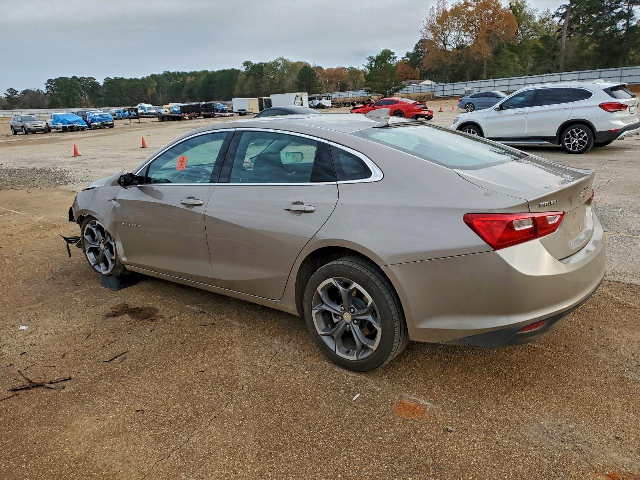 2023 CHEVROLET MALIBU LT photo 2