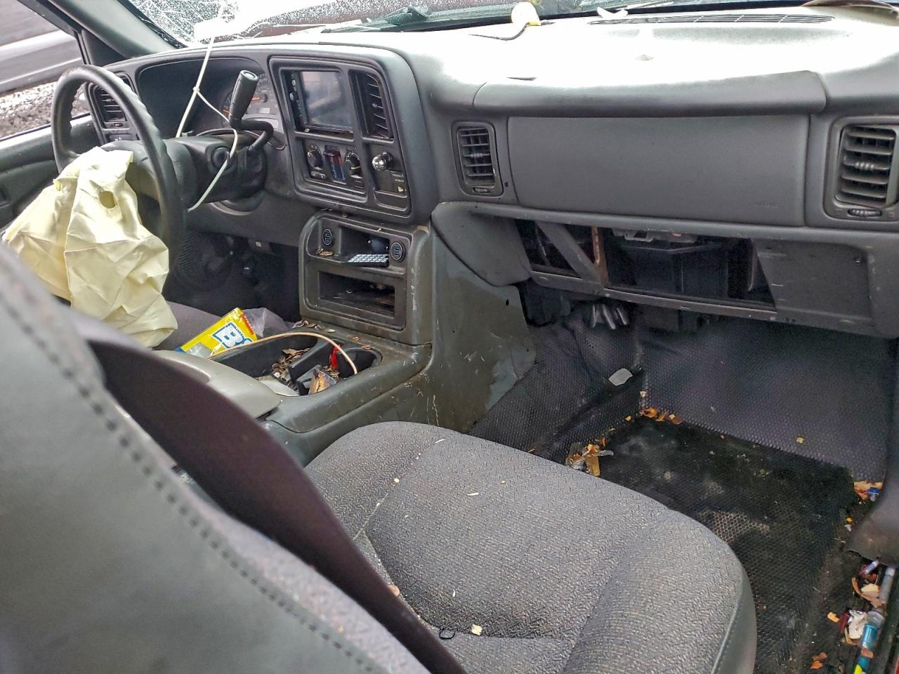 2004 CHEVROLET SILVERADO C1500 photo 15