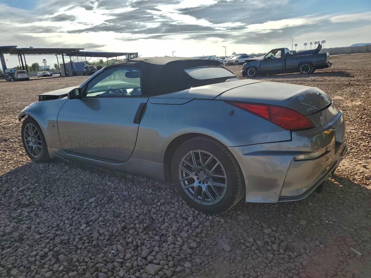 2005 NISS 350Z photo 2