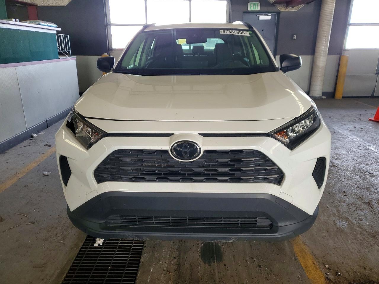 2019 TOYOTA RAV4 LE photo 9