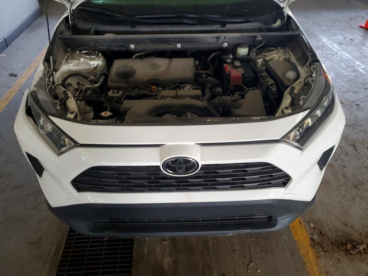 2019 TOYOTA RAV4 LE photo 23