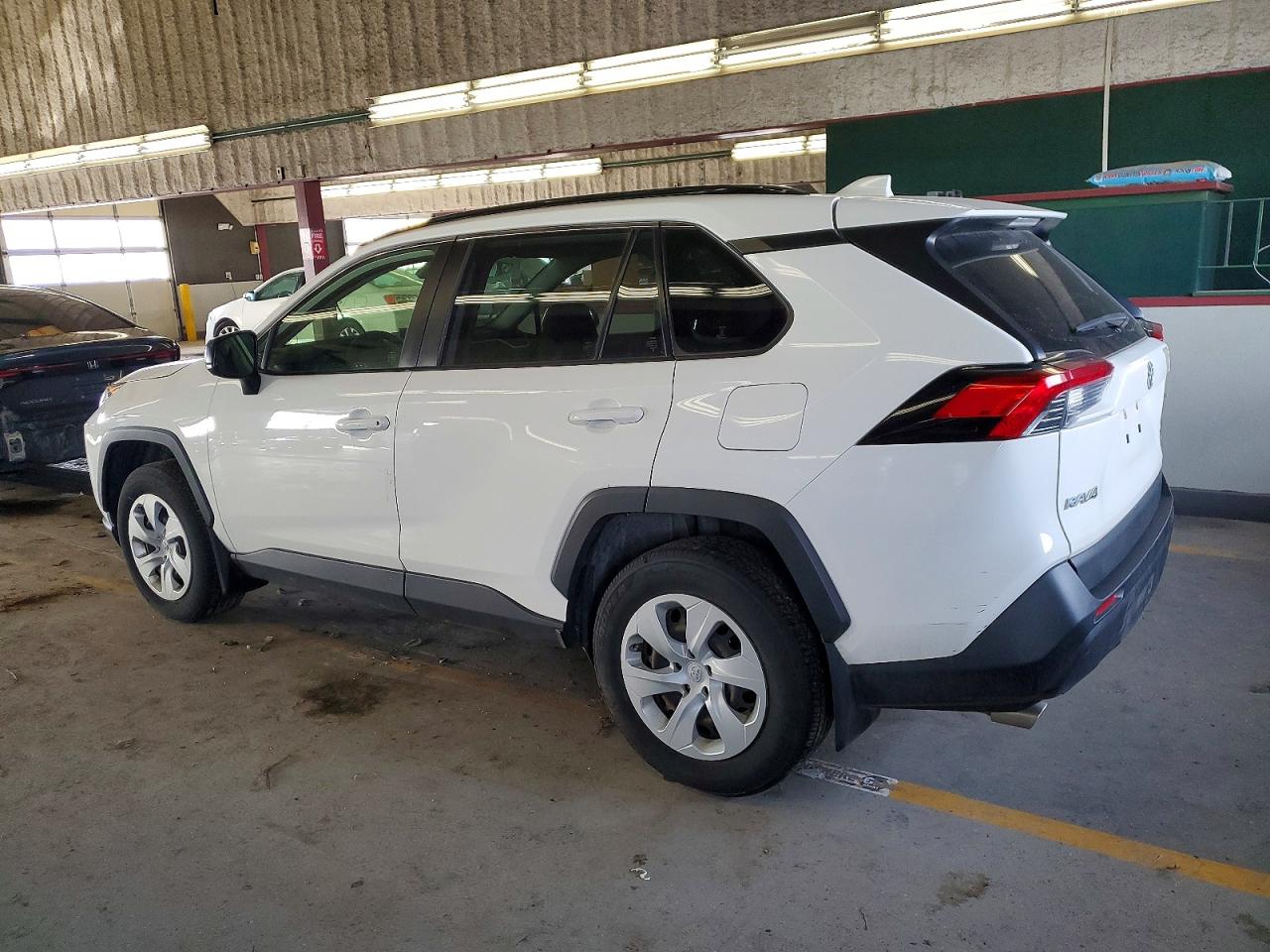 2019 TOYOTA RAV4 LE photo 3