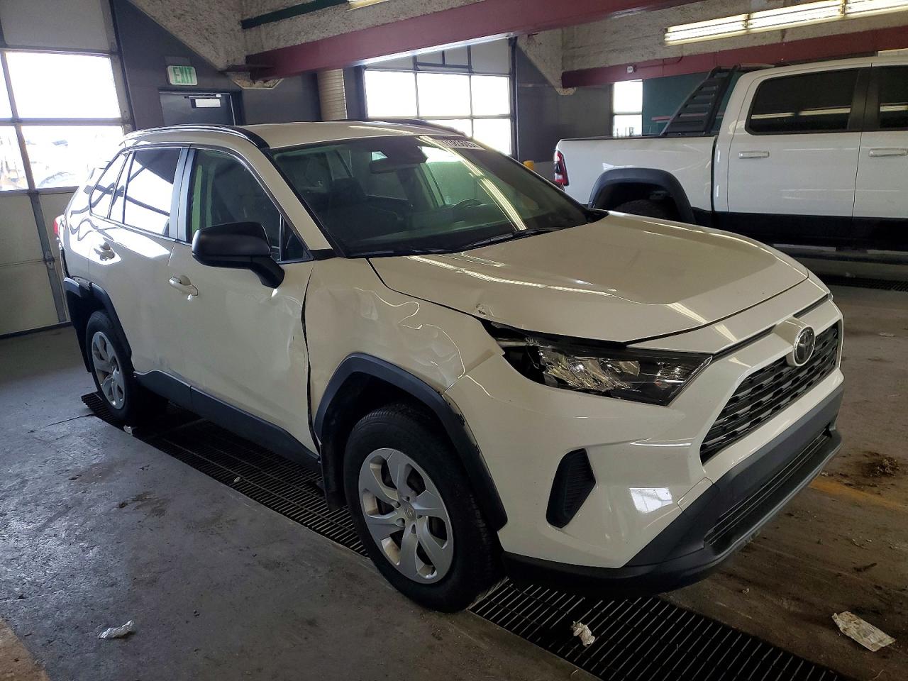 2019 TOYOTA RAV4 LE photo 7