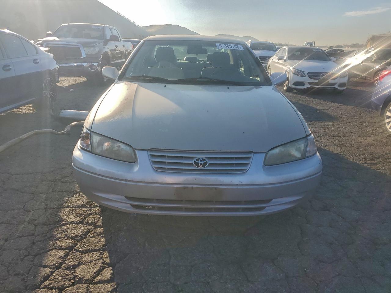 1997 TOYOTA CAMRY LE photo 9