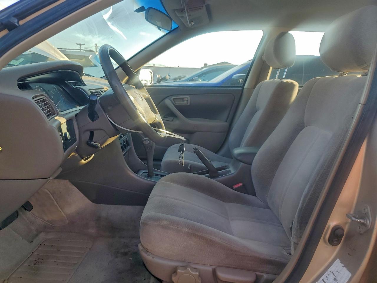 1997 TOYOTA CAMRY LE photo 13