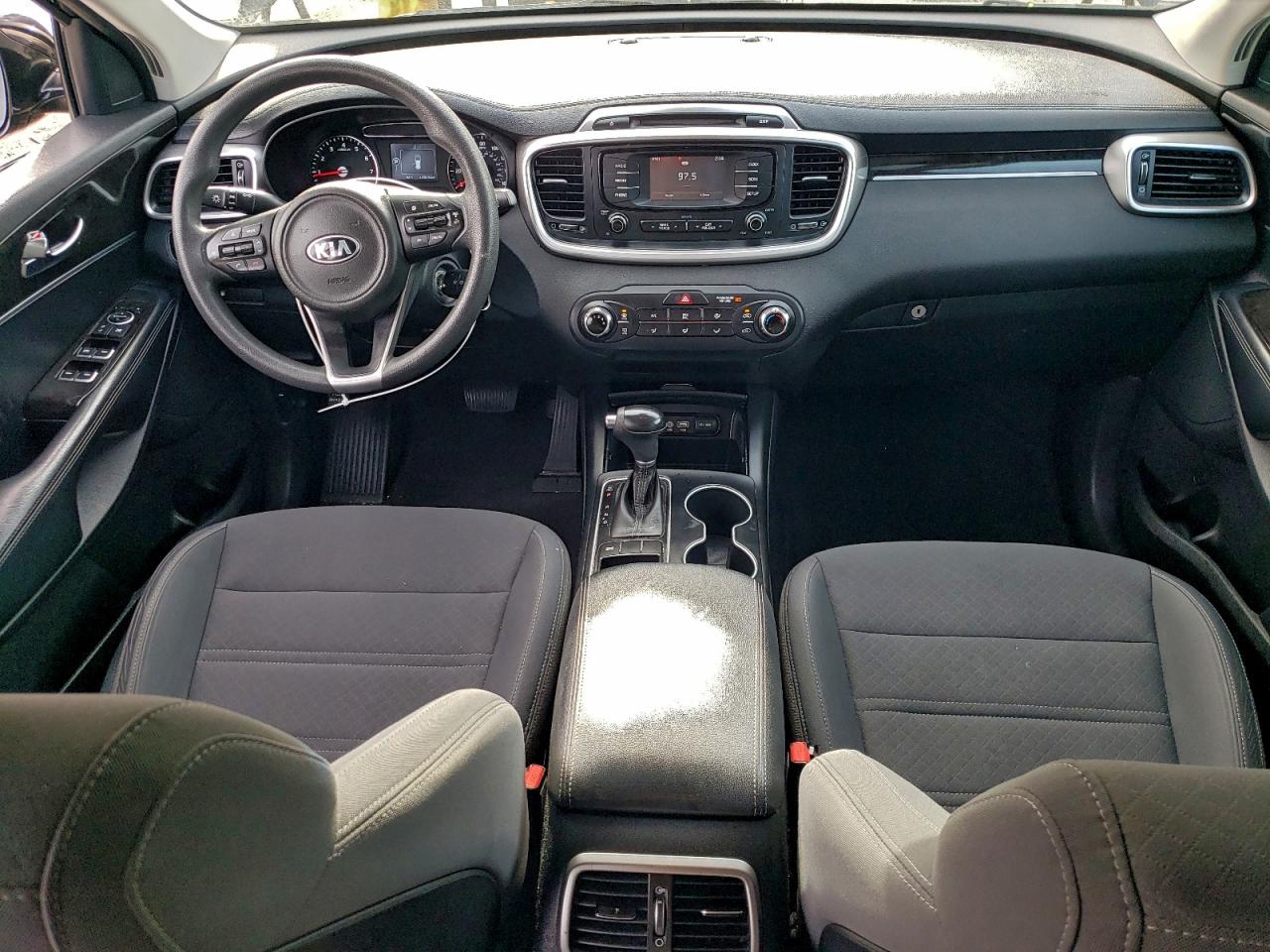 2016 KIA SORENTO LX photo 8