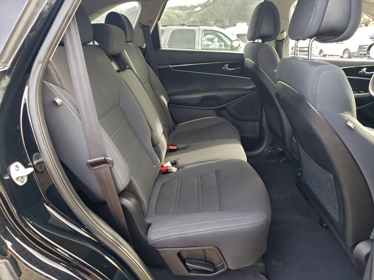 2016 KIA SORENTO LX photo 11