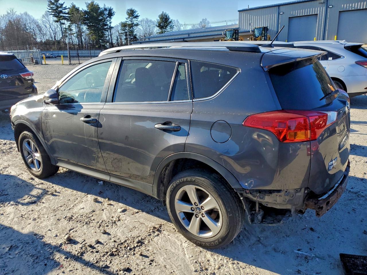 2015 TOYOTA RAV4 XLE photo 2