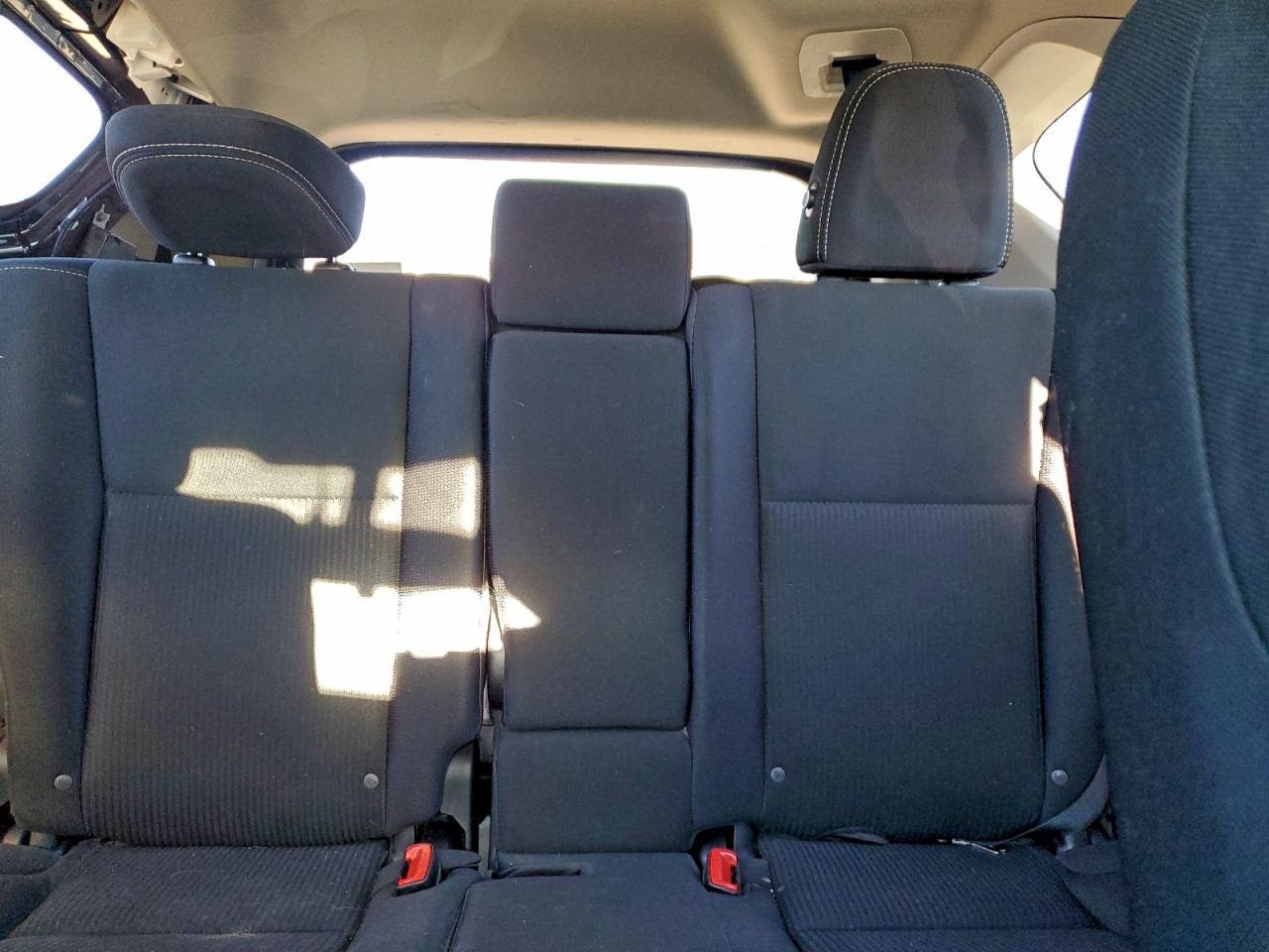 2015 TOYOTA RAV4 XLE photo 10