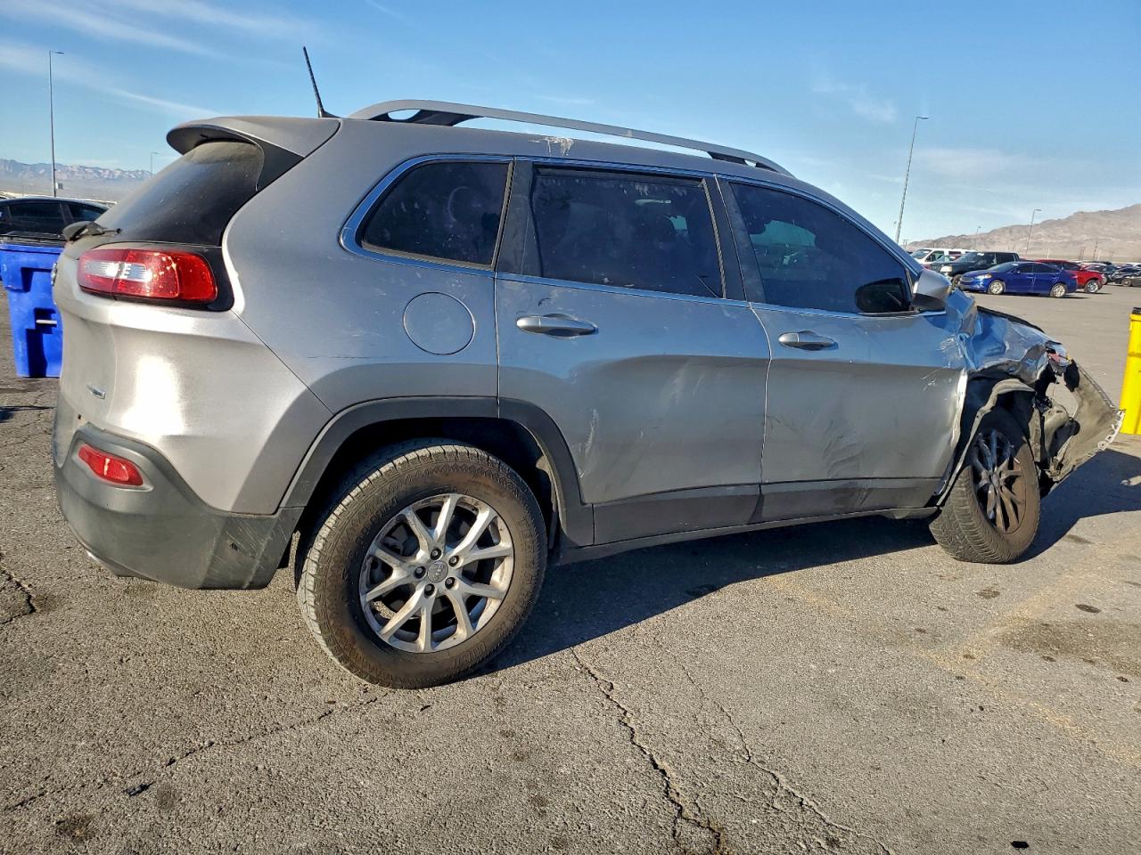 2017 JEEP CHEROKEE LATITUDE photo 7
