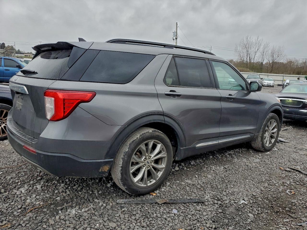 2023 FORD EXPLORER XLT photo 3