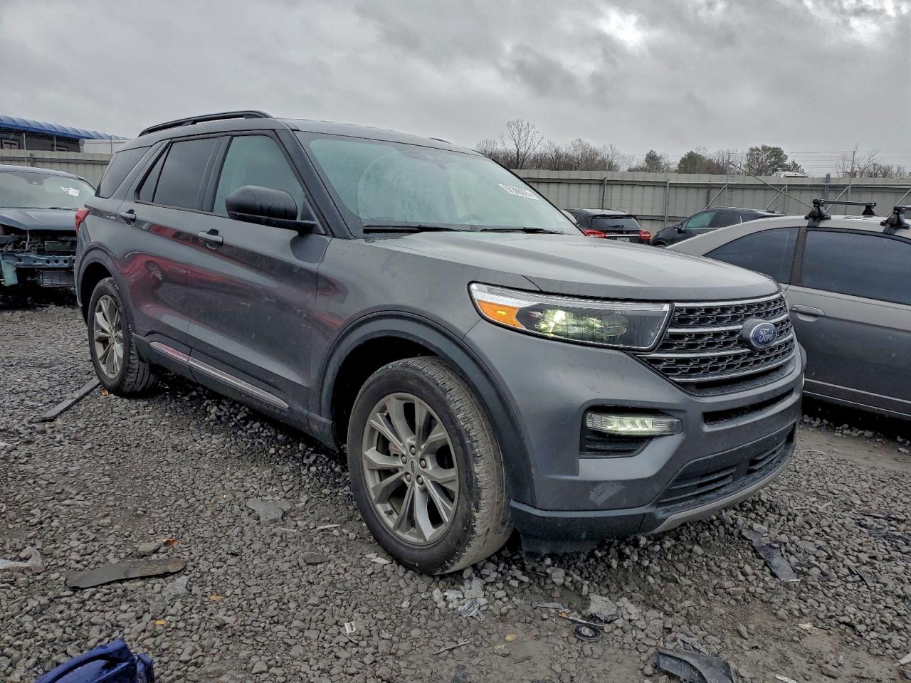 2023 FORD EXPLORER XLT photo 4