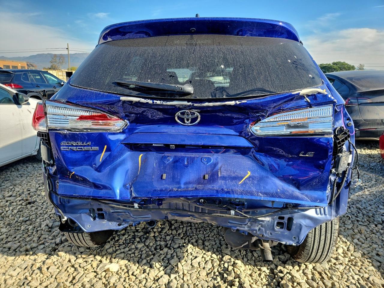 2025 TOYOTA COROLLA CROSS LE photo 6