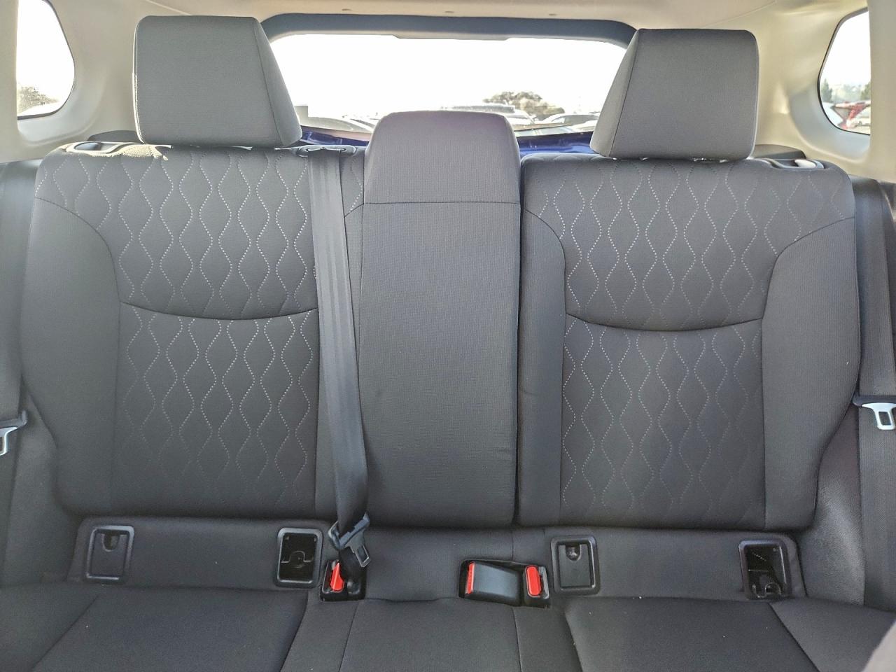 2025 TOYOTA COROLLA CROSS LE photo 10