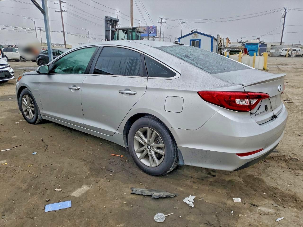 2015 HYUNDAI SONATA SE photo 2