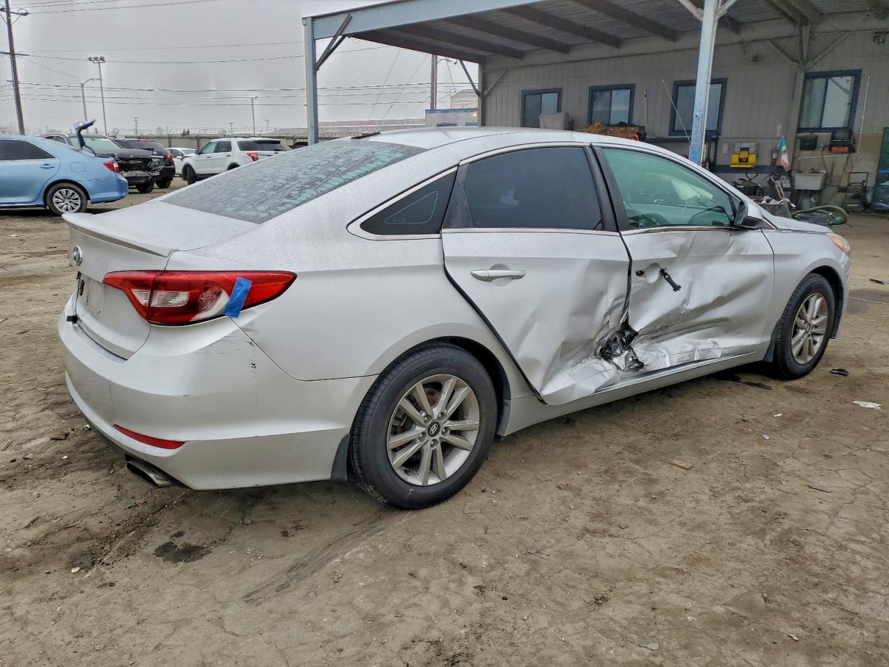 2015 HYUNDAI SONATA SE photo 3