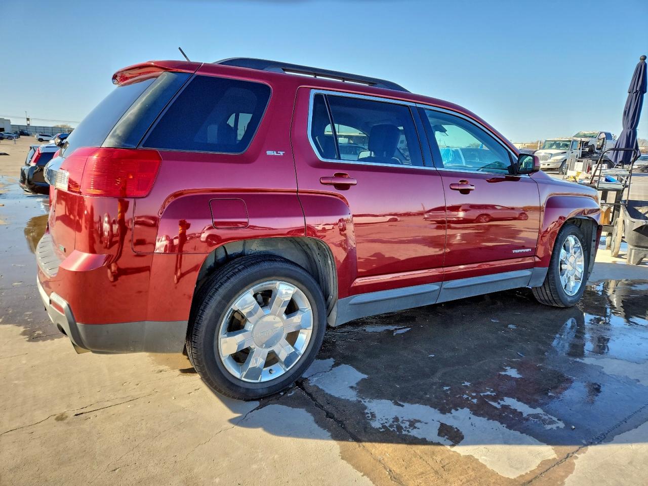 2011 GMC TERRAIN SLT photo 3