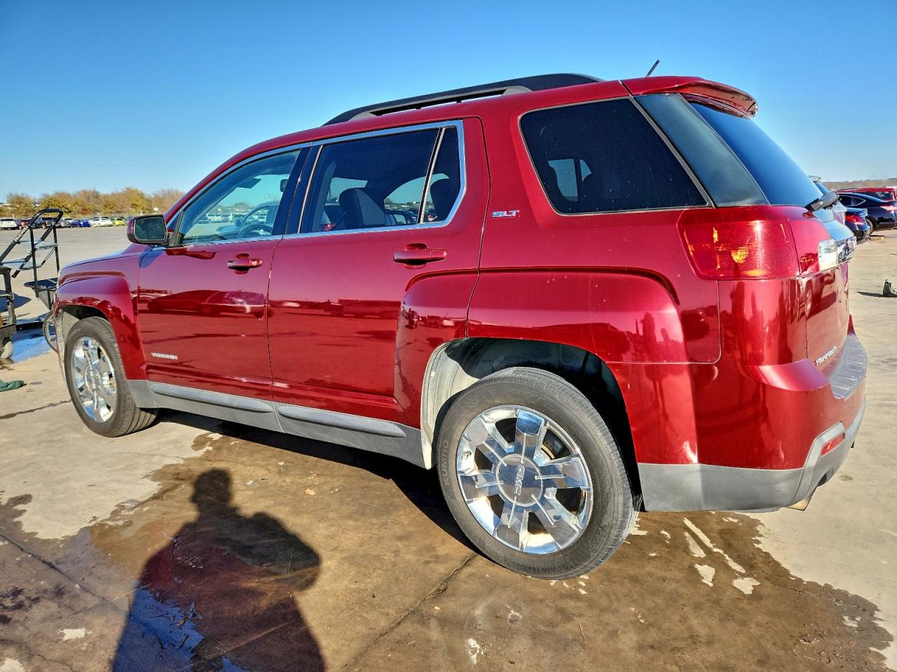 2011 GMC TERRAIN SLT photo 2