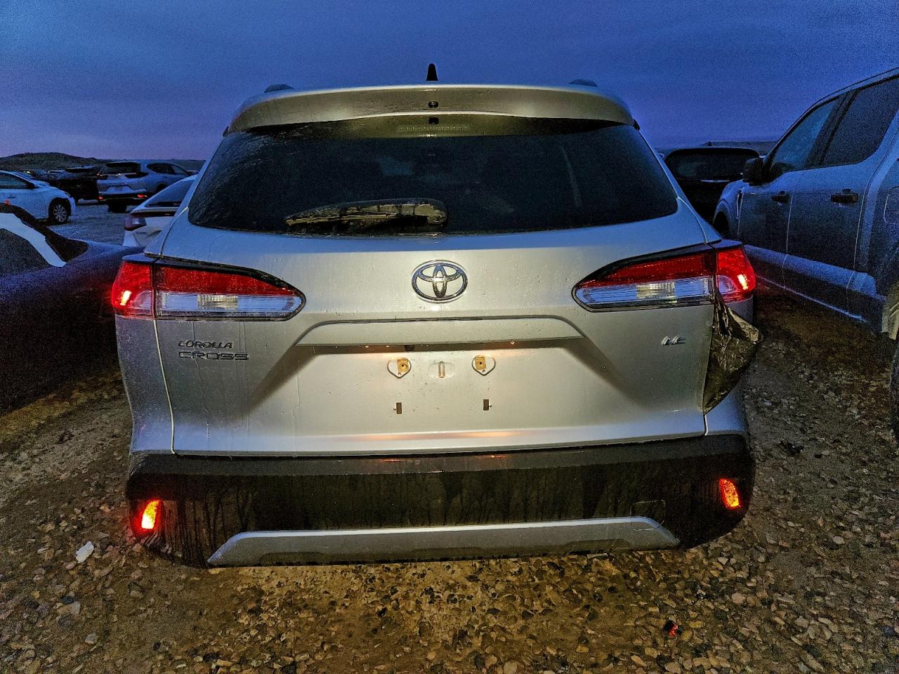2025 TOYOTA COROLLA CROSS LE photo 6